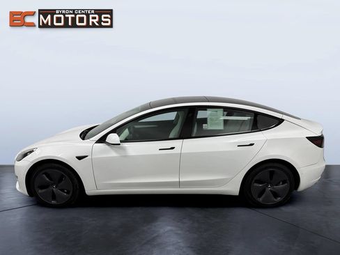 Used 2022 Tesla Model 3 Long Range AWD/4WD image 3