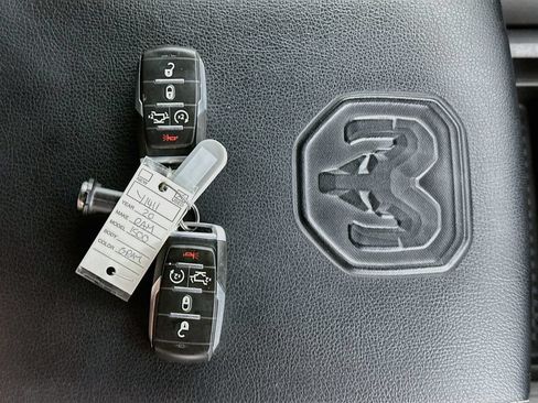 Used 2020 RAM 1500 Laramie w/ Sport Appearance Package AWD/4WD image 35