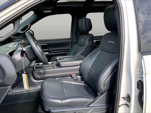 New 2026 Ford Expedition Platinum w/ Stealth Appearance Package AWD/4WD image 6