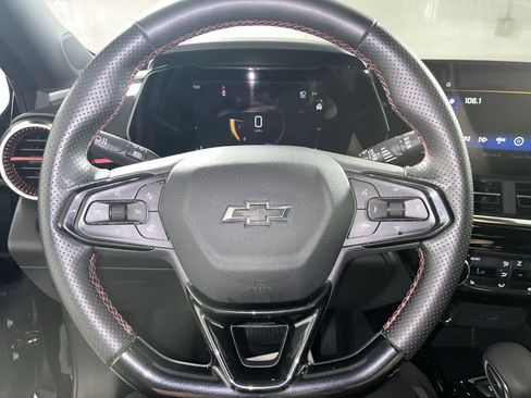 Used 2024 Chevrolet Trax RS w/ Driver Confidence Package FWD image 16