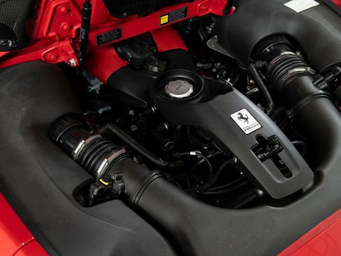 Certified 2022 Ferrari F8 Tributo RWD image 35