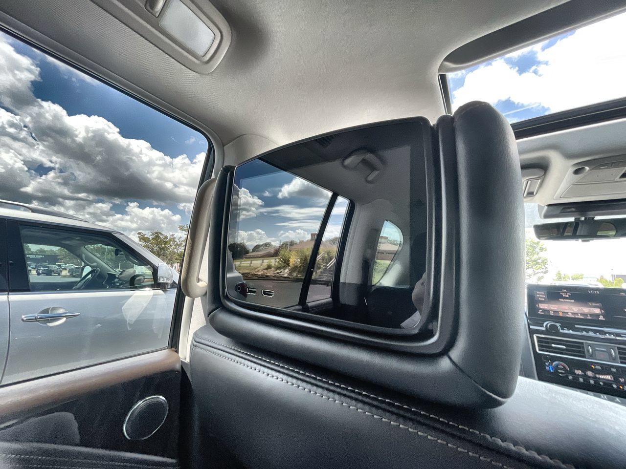 Used 2023 Nissan Armada Platinum w/ Captain's Chairs Package RWD image 35