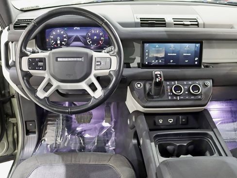 Used 2020 Land Rover Defender 110 SE image 15