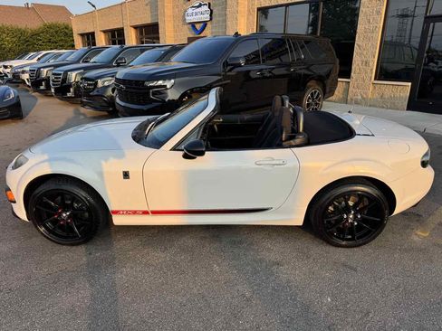 Used 2014 MAZDA MX-5 Miata Club RWD image 8