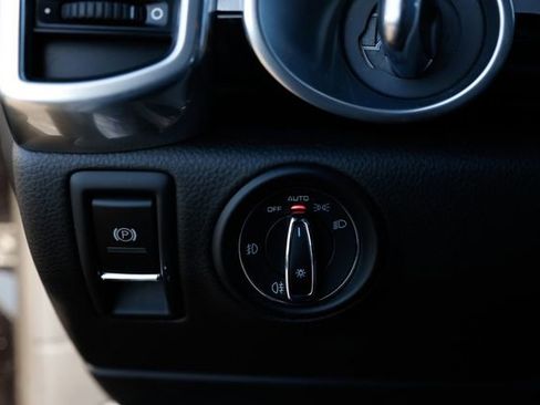 Used 2018 Porsche Cayenne Platinum Edition image 53