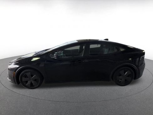 Used 2025 Toyota Prius LE image 8