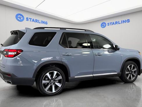 Used 2025 Honda Pilot Touring image 10