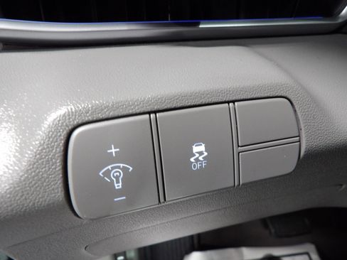 Used 2024 Hyundai Elantra SEL FWD image 24