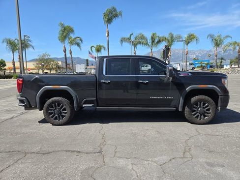 Used 2022 GMC Sierra 2500 Denali w/ Denali Black Diamond Edition image 2