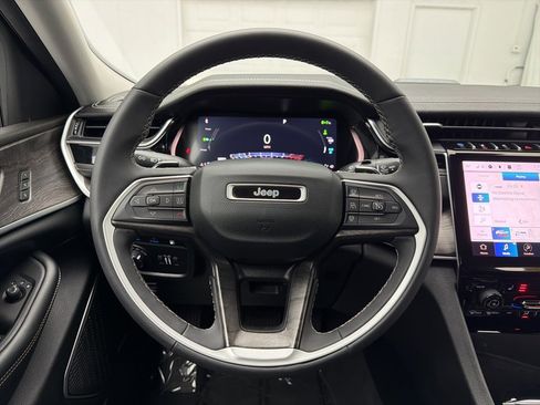 Used 2023 Jeep Grand Cherokee 4WD 4xe image 25