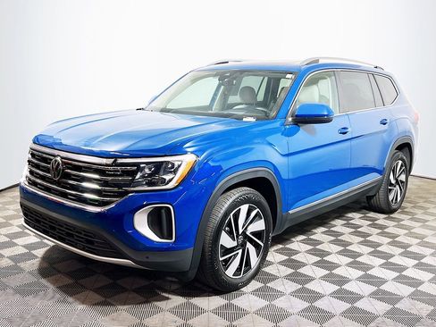Used 2025 Volkswagen Atlas SEL AWD/4WD image 3