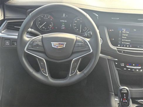 Used 2024 Cadillac XT5 Luxury image 15