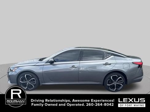Used 2023 Nissan Altima 2.5 SR w/ SR Premium Package AWD/4WD image 11