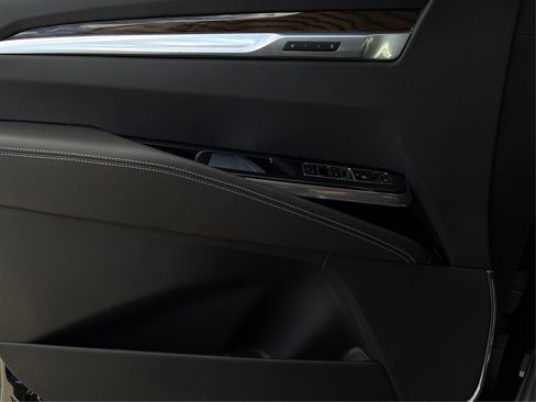 New 2026 Cadillac Escalade ESV Platinum Sport w/ LPO, ONYX Package image 21