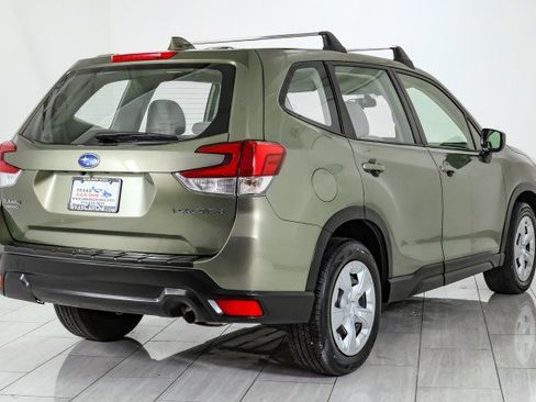 Used 2019 Subaru Forester image 6