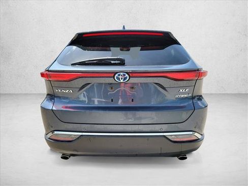 Used 2023 Toyota Venza XLE AWD/4WD image 6