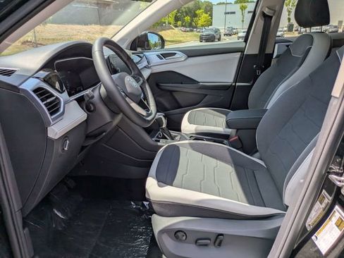 New 2026 Volkswagen Taos SE FWD image 20