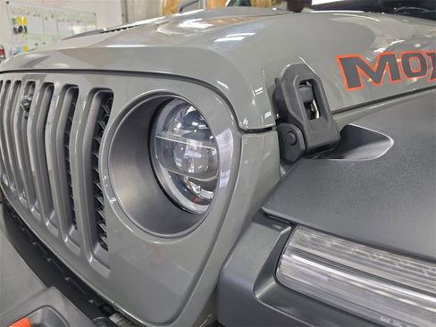 Used 2021 Jeep Gladiator Mojave w/ Uconnect 4C Nav & Sound Group image 30