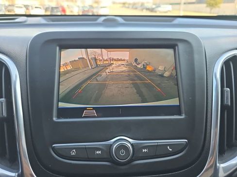 Used 2021 Chevrolet Equinox LT image 9