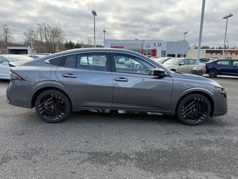 New 2026 Nissan Sentra SR w/ Floor Mat Package FWD image 8