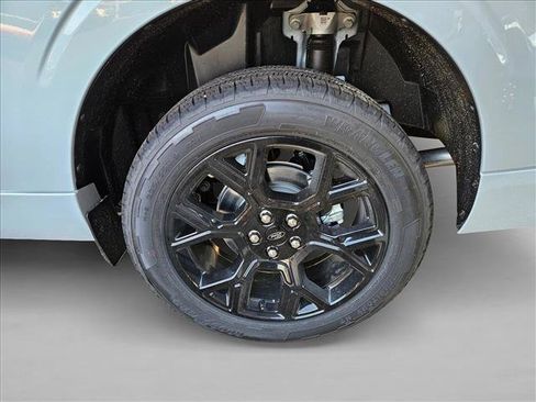 New 2026 Ford Maverick Lobo AWD/4WD image 10