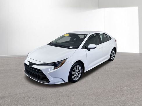 Used 2024 Toyota Corolla LE FWD image 11