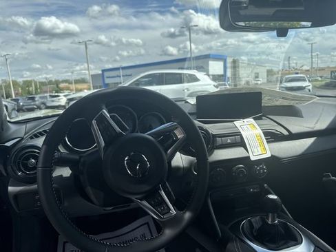 New 2025 MAZDA MX-5 Miata Club w/ Weather Package RWD image 6