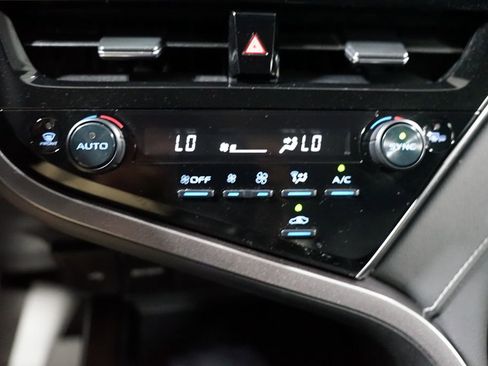 Used 2023 Toyota Camry SE FWD image 21