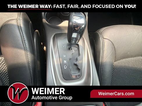 Used 2019 Dodge Journey Crossroad w/ Nav & Sun Group AWD/4WD image 30