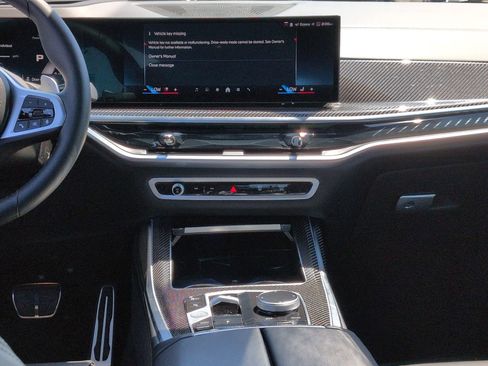 Used 2025 BMW X7 M60i AWD/4WD image 30