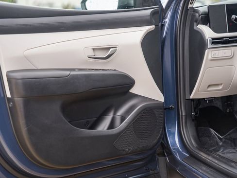 Certified 2025 Hyundai Tucson SE image 32