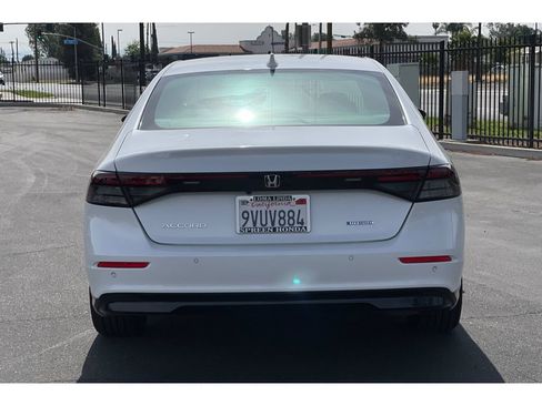 Certified 2025 Honda Accord EX-L image 4