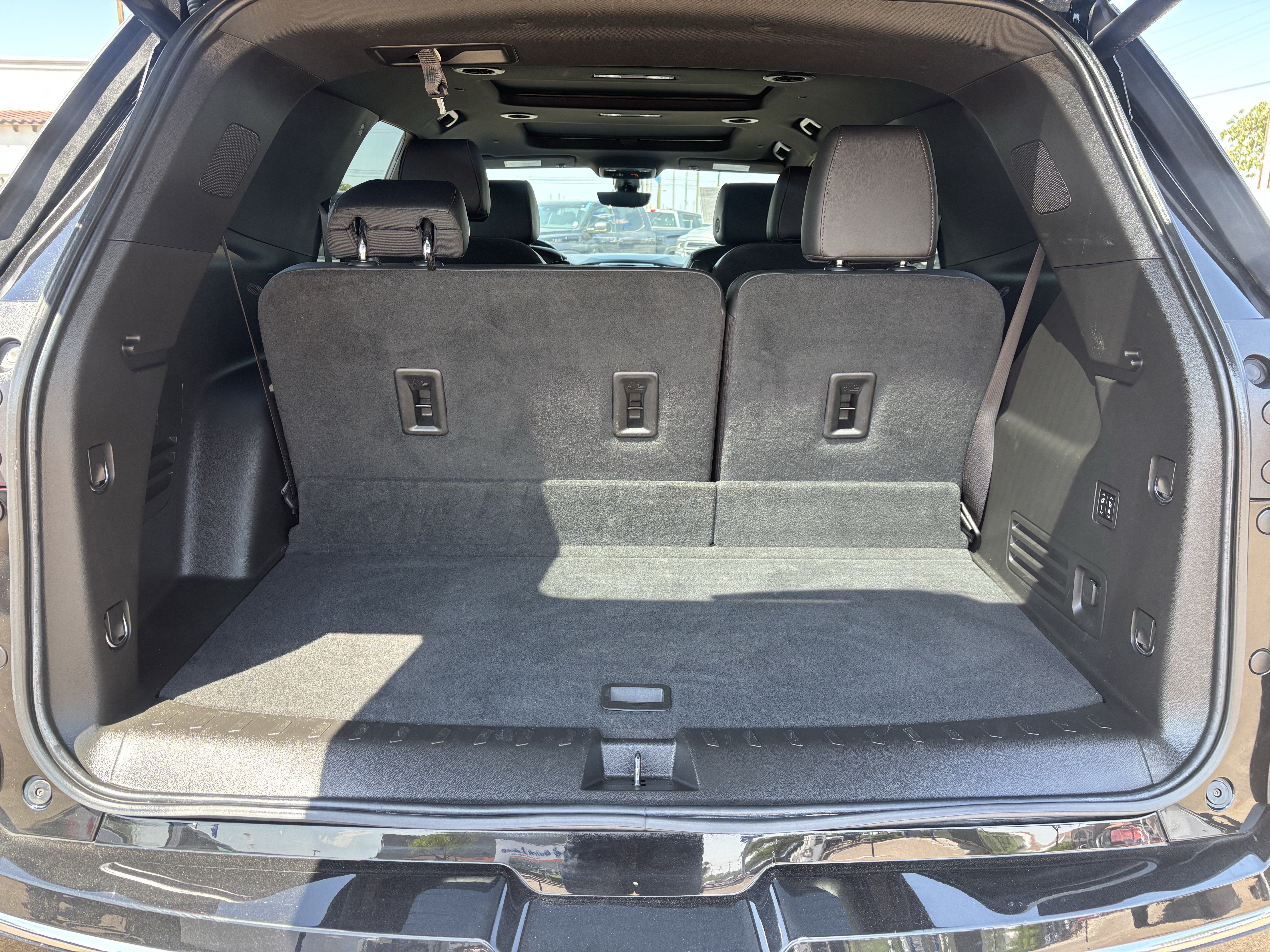 Used 2023 Chevrolet Traverse High Country w/ LPO, Floor Liner Package FWD image 17