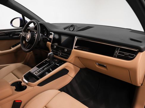Certified 2026 Porsche Macan AWD/4WD image 21