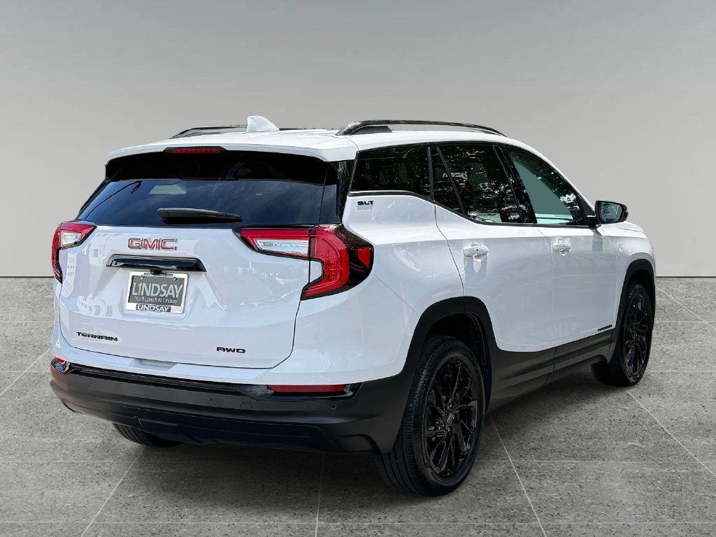 Used 2024 GMC Terrain SLT w/ Elevation Edition AWD/4WD image 10