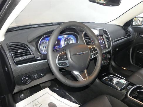 Used 2023 Chrysler 300 Touring w/ Sport Appearance Package RWD image 22