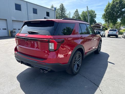 Used 2025 Ford Explorer ST AWD/4WD image 3