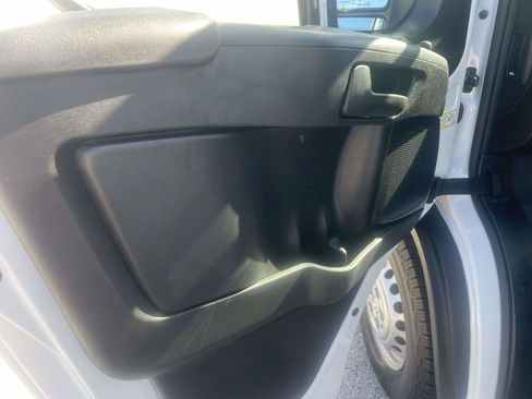 Used 2025 RAM ProMaster 2500 w/ Convenience Group FWD image 15