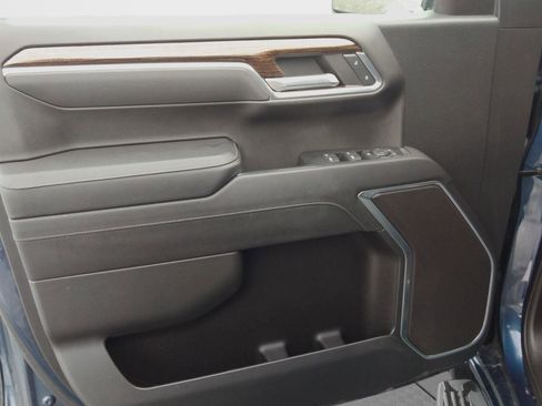 Used 2023 GMC Sierra 1500 SLE image 17