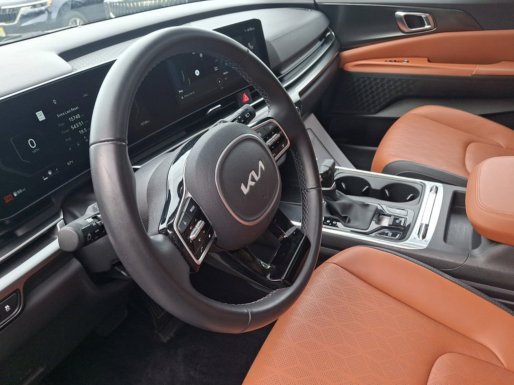 Used 2026 Kia Carnival SX w/ SX Dark Edition Package FWD image 31