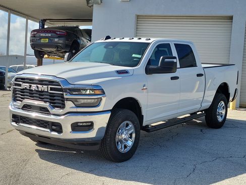 New 2026 RAM 2500 Tradesman AWD/4WD image 2