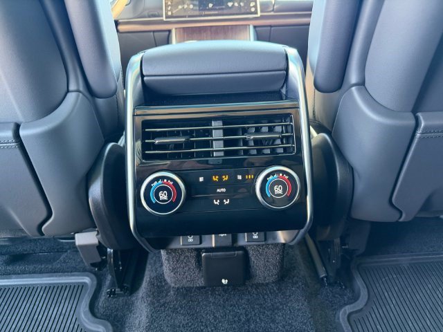 Used 2026 Land Rover Range Rover Long Wheelbase SE AWD/4WD image 19