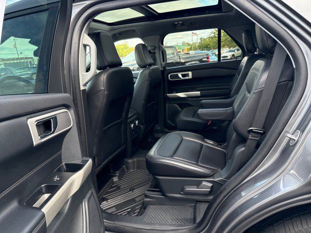 Used 2021 Ford Explorer XLT w/ Equipment Group 202A AWD/4WD image 24