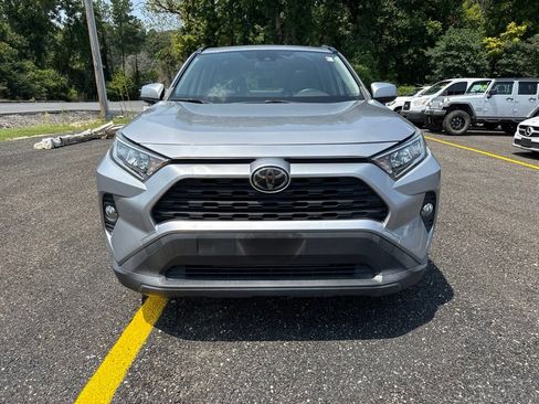 Used 2020 Toyota RAV4 XLE Premium FWD image 8