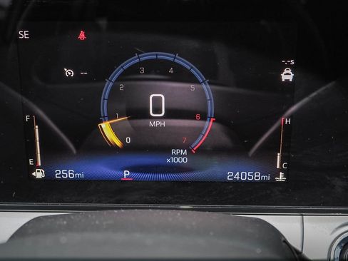 Certified 2025 Chevrolet Trax LT w/ LT Convenience Package image 16