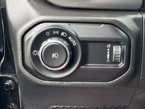Used 2023 Jeep Wrangler Unlimited Sport AWD/4WD image 30