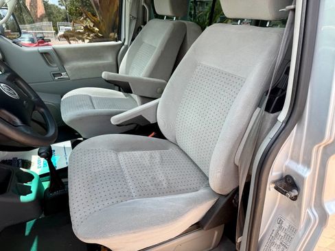 Used 2003 Volkswagen Eurovan MV image 17