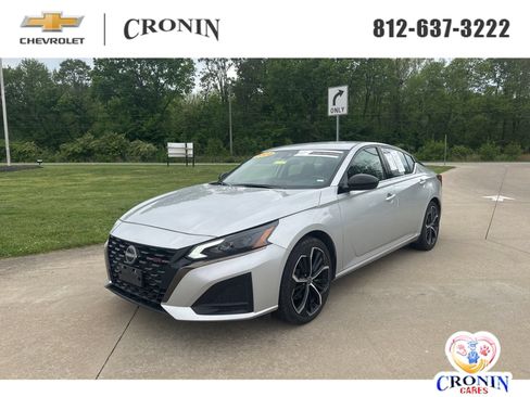 Used 2024 Nissan Altima 2.5 SR FWD image 1