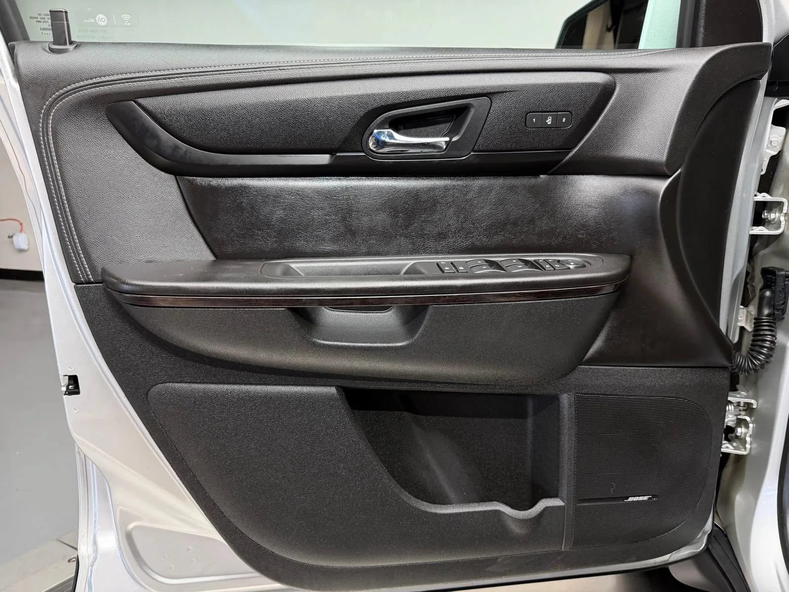 Used 2017 Chevrolet Traverse Premier FWD image 27