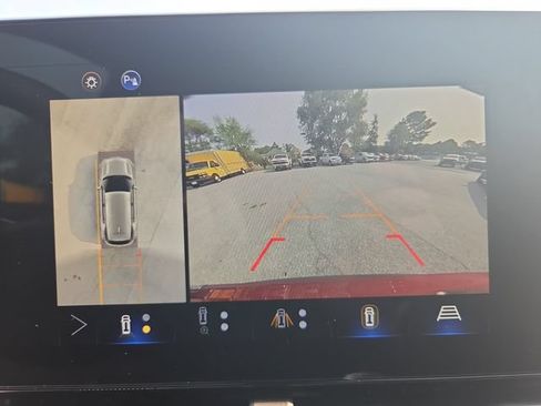 Used 2025 Chevrolet Equinox LT w/ Convenience Package II FWD image 29